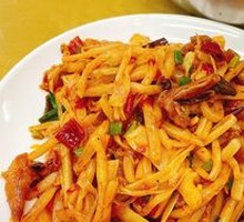 Stir-fried Pork Intestines with Sour Bamboo Shoots