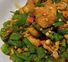 Stir-fried Green Pepper with Pork Intestines