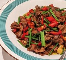 Xiangxi Stir-Fried Beef with Green Peppers