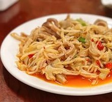 Sour Radish with Tripe Strips