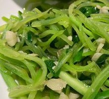 Stir-fried leek with lettuce