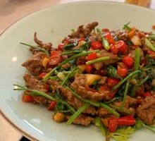 Stir-Fried Beef with Yellow Onion