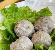 Hand-Hammered Fresh Beef Balls