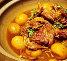 Braised Beef Brisket with Small Potatoes