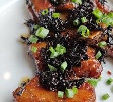 Preserved mustard greens stewed with pork