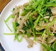 Stir-fried Scallion with Fish Balls