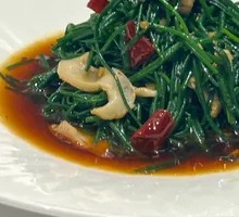 Sandy Onion with Bird Clams