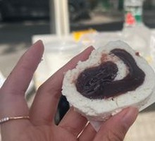 Red Bean Roll