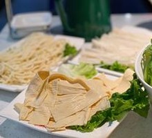 Oil-soaked tofu skin