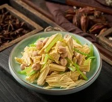 Celery with Yellow Skin Tofu Shreds