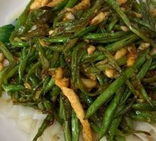 Braised Lentils with Shredded Pork Noodles