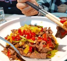 Stir-Fried Beef with Yellow Onion