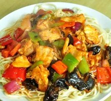Pan-Fried Meat Noodles