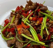 Stir-Fried Beef with Yellow Onion
