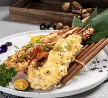 Cheesy Garlic Lobster Tails