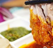 Hand-grabbed Lamb from Tan Sheep