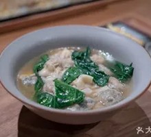 Fresh Pork Dumplings with Chinese Cabbage