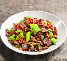 Spicy Stir-Fried Chicken Gizzards