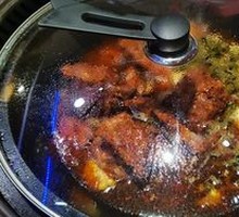 Stewed Pork Bones in Iron Pot