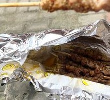 Charcoal-grilled Lamb Skewers