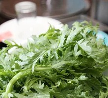 Chinese chrysanthemum greens