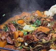 Stewed Fresh Pork Ribs in Iron Pot