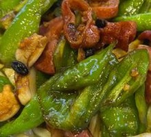 Spicy Pepper and Intestine Noodles