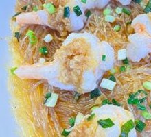 Signature Garlic Shrimp with Rice Noodles