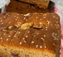Low-Sugar Date Cake