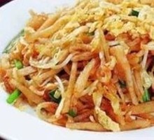 Egg and Sausage Stir-Fried Noodles
