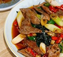 Blood皮菜 stir-fried with猪 liver