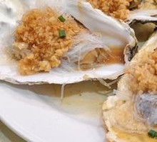 Garlic Steamed Oysters with Rice Noodles