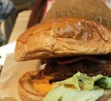 Angus Beef Cheeseburger