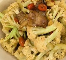 Braised Cauliflower in Clay Pot