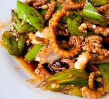Stir-fried Octopus in Sauce