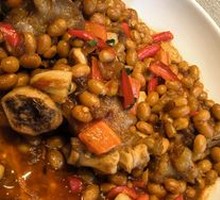 Stewed Pig Trotters with Soybeans