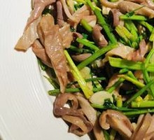 Stir-fried Tripe with Mustard Greens