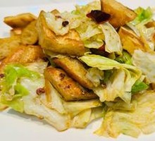 Nang Stir-Fried Cabbage