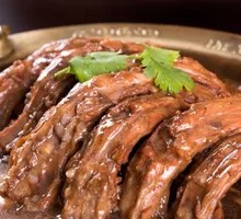 Lamb Rack and Tail Pot
