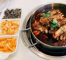 Family Feast Pot