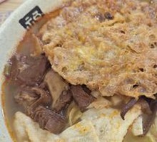 Beef Shank Rice Noodles with Snail Soup