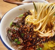 Sour Cabbage Beef Shank Lanzhou Noodles