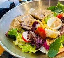 Miami Chicken Leg Salad