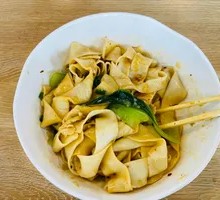 Oil-Poured Noodles