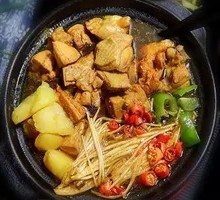 Classic Pot Beef Offal Noodles
