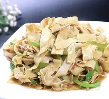 Bell Pepper and Tofu Skin Stir-Fry