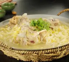 棒骨炖酸菜