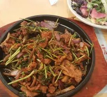 Beijing-style Stir-fried Beef Rice Bowl