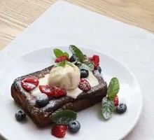 French Toast with Ice Cream