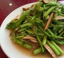 Smoked tofu stir-fried with water celery